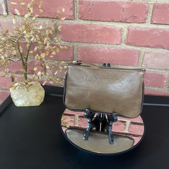 🔥NWOT 🔥 Neelymack wristlet 🔥 - Picture 4 of 6